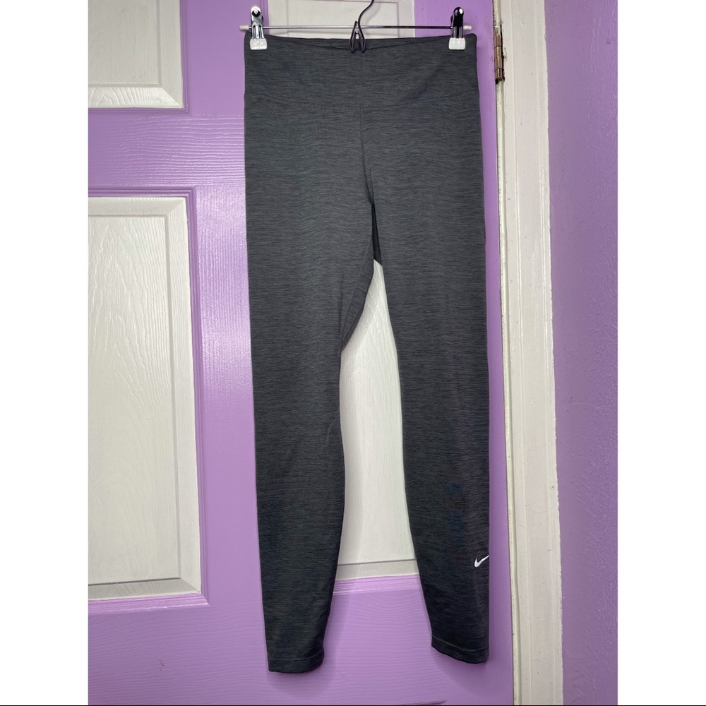 Nike Pro | Dri-Fit | Women’s Mid-Rise Leggings